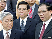 Các ông Nguyễn Phú Trọng, Nguyễn Minh Triết và Nông Đức Mạnh