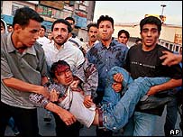 در درگيری های پنج سال قبل، دانشجويان مورد حمله افراد موسوم به لباس شخصی ها قرار گرفتند