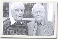 Rol Williams a geraint Lloyd Owen yn y Caban, Brynrefail yn lansiad Nid Roc - ond Rol