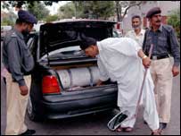 کراچی میں امریکی قونصلیٹ کی عمارت