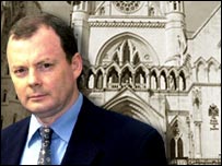 آقای سمبروک به تاريخی از شکاياتی که دولت بريتانيا نسبت به گزارش های اين شبکه داشته است، اشاره کرد