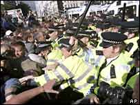 Đụng độ ở London