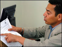 عبدالفتاح سلطانی وکالت برخی متهمان پرونده 'جاسوسان اتمی' را بر عهده داشته است