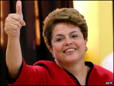 Dilma Rousseff após votar em Porto Alegre neste domingo (AFP)