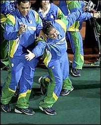 Atletas brasileiros na abertura da Paraolimpíada