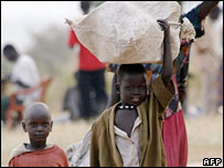 Regufiados em campo Sudanês