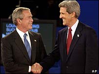 Tổng thống Bush và thượng nghị sĩ John Kerry