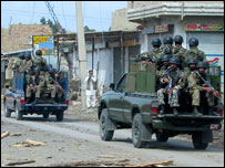 سکیورٹی دستوں کا گشت