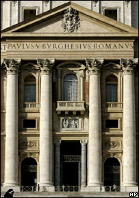 圣彼得大教堂正门拉丁文铭文