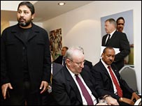 इंज़मामुल हक़ की सुनवाई