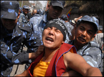 प्रदर्शन करते तिब्बती(फ़ाइल फ़ोटो)