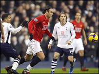 Berbatov trở lại thi đấu trên sân câu lạc bộ cũ