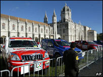 Carros que participarão do rally Dacar em Lisboa