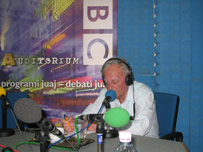 Zoti Sabri Godo në studion e BBC-së në Tiranë