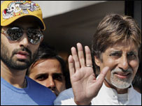 अभिषेक बच्चन और अमिताभ बच्चन 