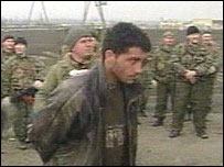 روسی فوجیوں کی قید میں چیچن