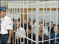 متهمان در دادگاه ازبکستان