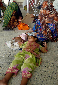 سیلاب سے متاثرہ افراد (فائل فوٹو)