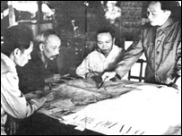 Ông Võ Nguyên Giáp và Hồ Chí Minh trong chiến dịch Điện Biên Phủ