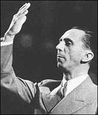 گوبلز وزیر تبلیغات نازیهای آلمان 