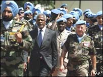 عنان و نفرات يونيفيل در جنوب لبنان 