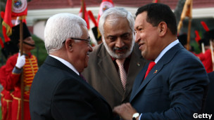 Chávez e o presidente palestino, Mahmoud Abbas, em 2009