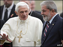 لولا دا سیلوا رئیس جمهور برزیل در کنار پاپ