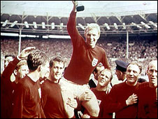 bobby_moore226.jpg