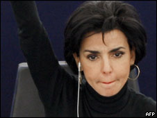 rachida_dhati_16_12_09_afp_226.jpg