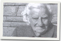 Mrs Hughes ar ben y Wyddfa