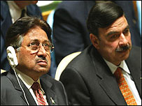 صدر مشرف، شیخ رشید