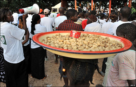 População em Bissau em dia de votos