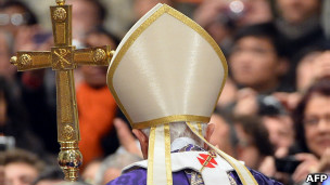 Bento 16 após missa nesta quarta-feira, no Vaticano (AFP)