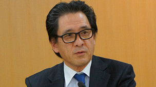 日本贸易振兴机构理事长石毛博行网记者等座谈中日经贸关系