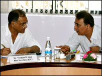 निरंजन शाह और सुनील गावसकर