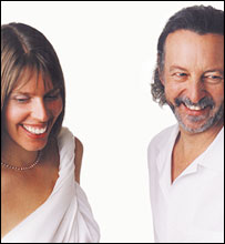 Cantores Deva Premal e Miten