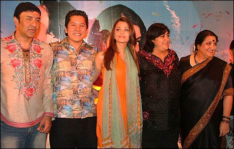 Anu Malik, Gurinder Chadha's husband,Aishwarya Rai, director Gurinder Chadha and Nadira Babbar.