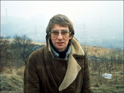 Writer of Threads, Barry Hines