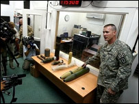 اسلحه های به دست آمده از شورشیان