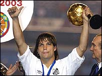 Meio-campo Diego não vai trocar Santos pela Inglaterra