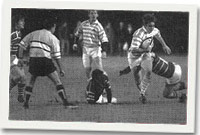 Steffan yn chwarae rygbi