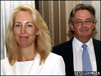 वैलरी अपने पति के साथ