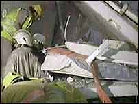 Escombros do complexo alvo do ataque