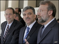 از راست به چپ: لاریجانی، گل و سولانا 