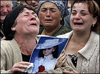 Beslan'da yas tutan bir anne