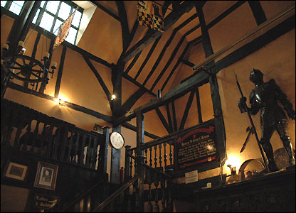 Quán rượu Red Lion