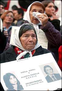 Plaza de Mayo anneleri