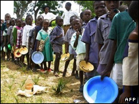 صف دریافت غذا در زبمبابوه