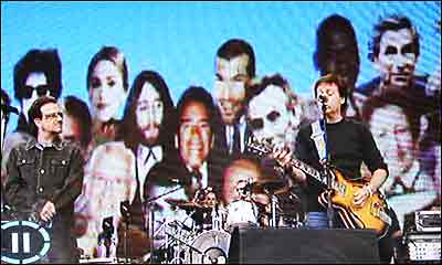 کنسرت لایو 8