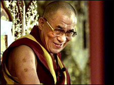 Đạt Lai Lạt Ma thuyết pháp tại Đài Bắc 03/04/2001-ảnh của AP